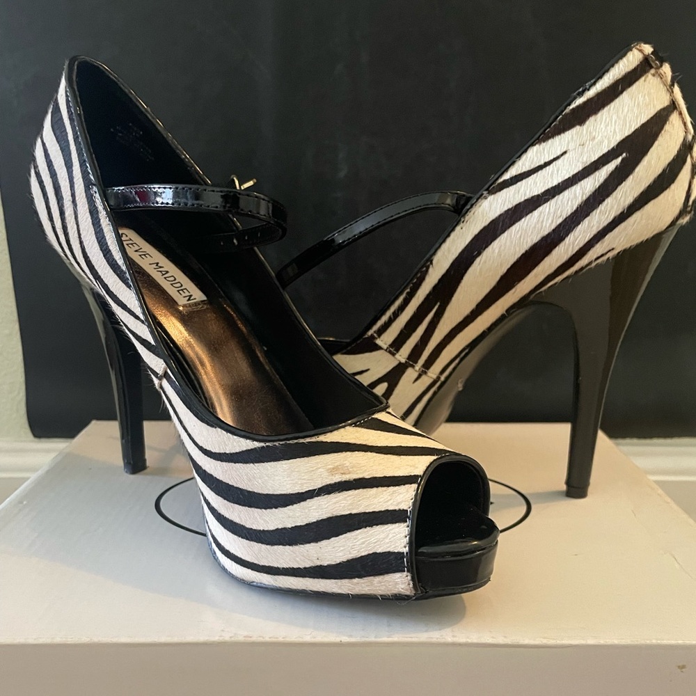 Steve Madden “Laveda” Zebra print peep toe w/ ankle strap
